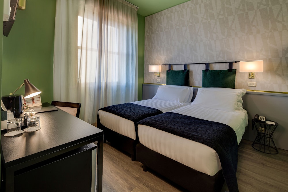 Best Western Plus CHC Florence — Hotel rooms in Florence, Tuscany
