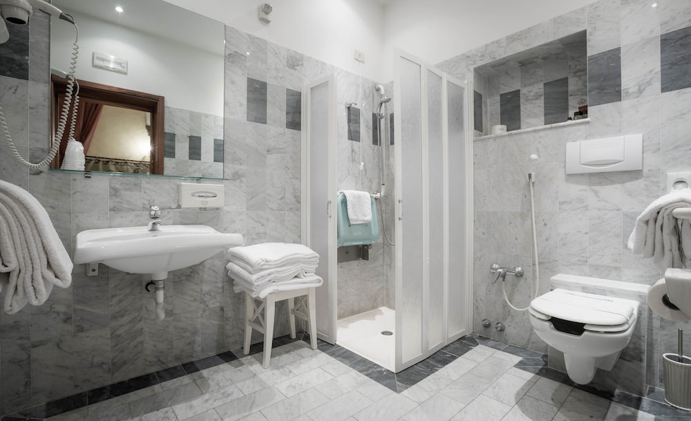 Hotel Palazzo dal Borgo — Hotel rooms in Florence, Tuscany