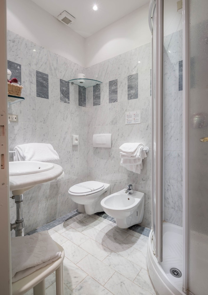 Hotel Palazzo dal Borgo — Hotel rooms in Florence, Tuscany