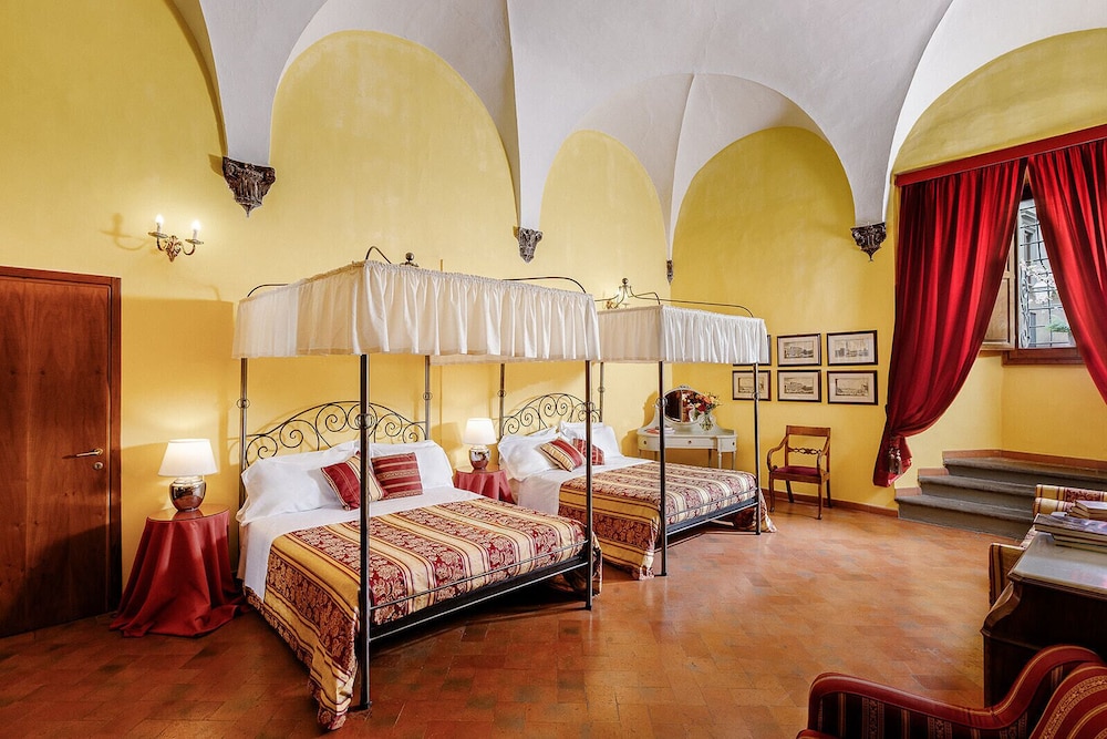 Hotel Palazzo dal Borgo — Hotel rooms in Florence, Tuscany