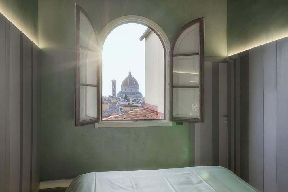 Palazzo dei Ciompi Suites — Hotel rooms in Florence, Tuscany