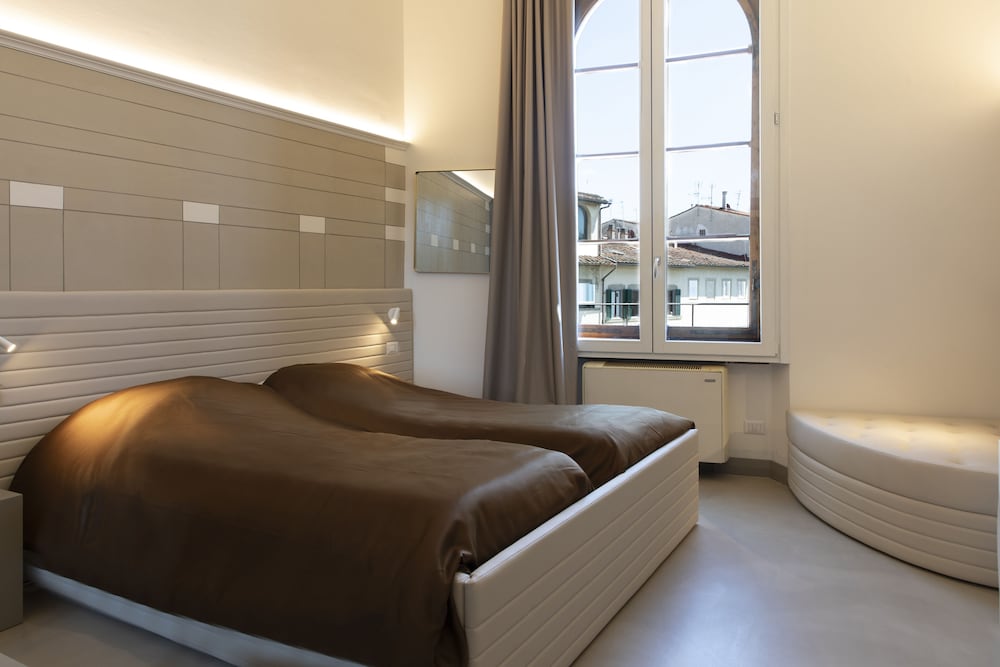 Palazzo dei Ciompi Suites — Hotel rooms in Florence, Tuscany
