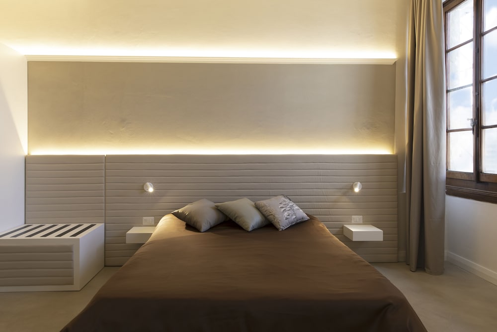 Palazzo dei Ciompi Suites — Hotel rooms in Florence, Tuscany