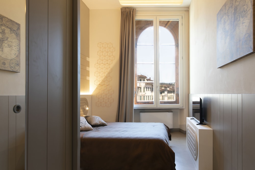 Palazzo dei Ciompi Suites — Hotel rooms in Florence, Tuscany