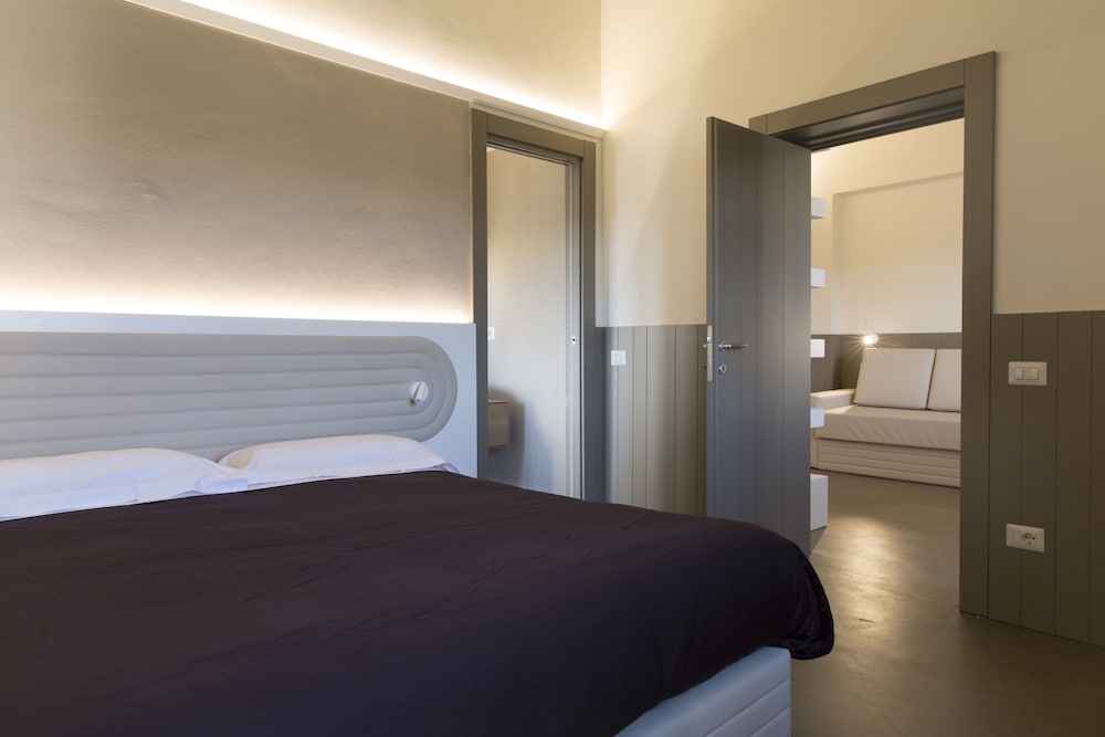 Palazzo dei Ciompi Suites — Hotel rooms in Florence, Tuscany