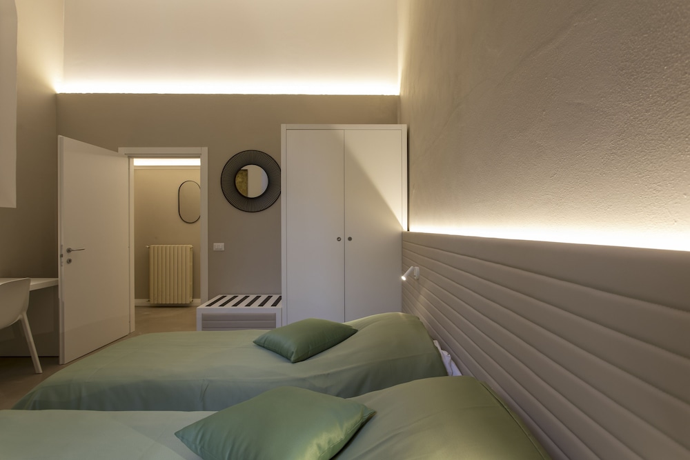 Palazzo dei Ciompi Suites — Hotel rooms in Florence, Tuscany