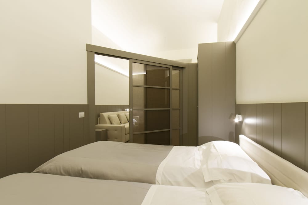 Palazzo dei Ciompi Suites — Hotel rooms in Florence, Tuscany
