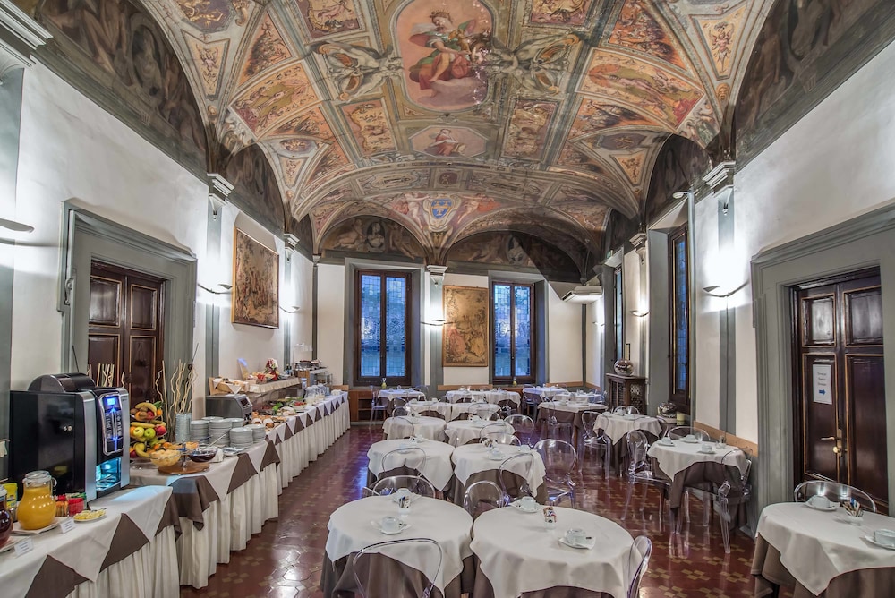 Hotel Paris — Restaurant & bars in Florence, Tuscany