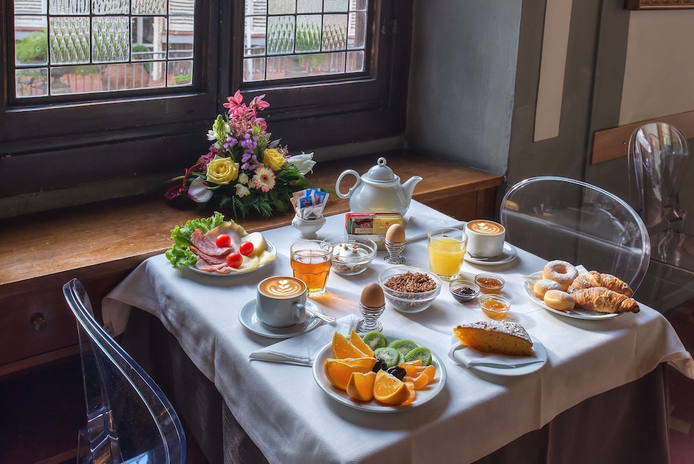 Hotel Paris — Restaurant & bars in Florence, Tuscany