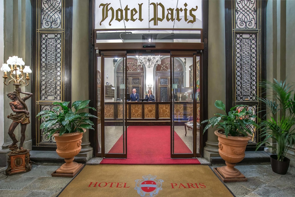 Hotel Paris — Hotel building in Florence, Tuscany