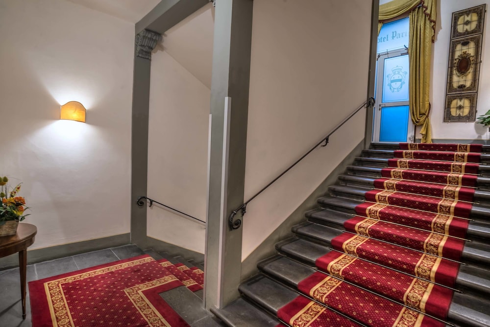 Hotel Paris — Hotel building in Florence, Tuscany