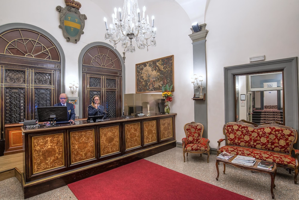 Hotel Paris — Hotel building in Florence, Tuscany