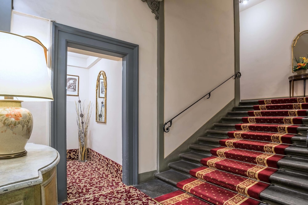 Hotel Paris — Hotel building in Florence, Tuscany