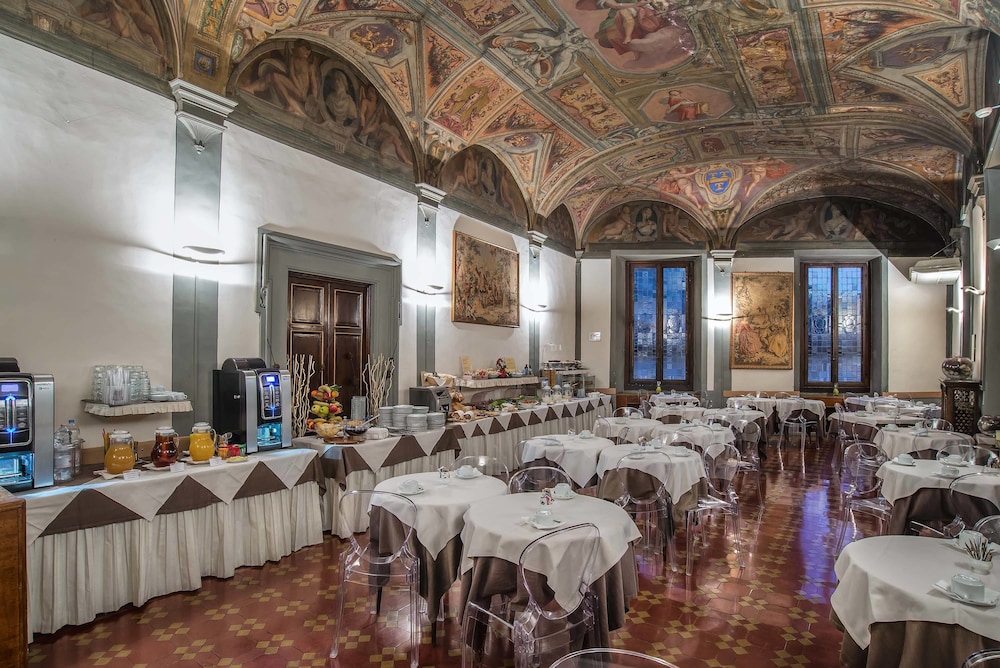 Hotel Paris — Restaurant & bars in Florence, Tuscany