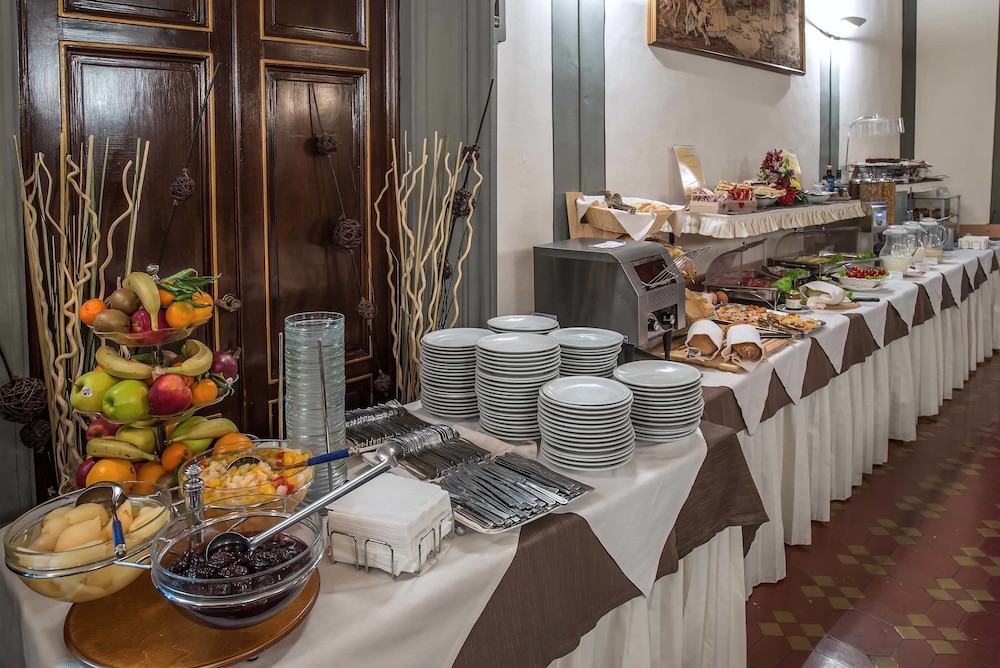 Hotel Paris — Restaurant & bars in Florence, Tuscany