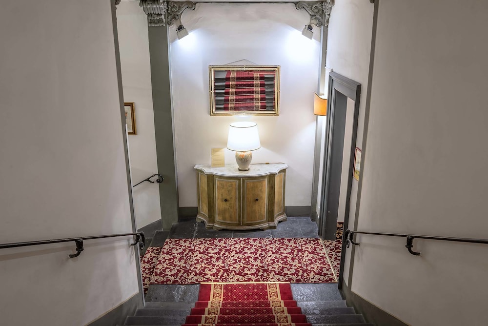 Hotel Paris — Hotel building in Florence, Tuscany