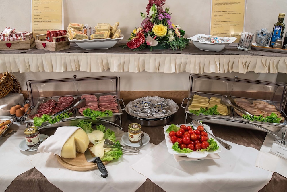 Hotel Paris — Restaurant & bars in Florence, Tuscany