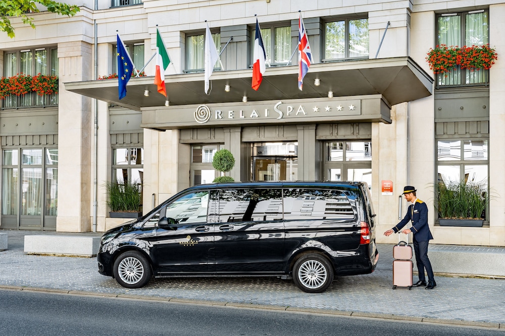 Relais Spa Val d'Europe — Hotel building in Disneyland Paris, Ile-de-France