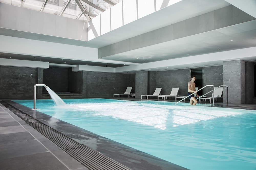 Relais Spa Val d'Europe — Swimming pool in Disneyland Paris, Ile-de-France