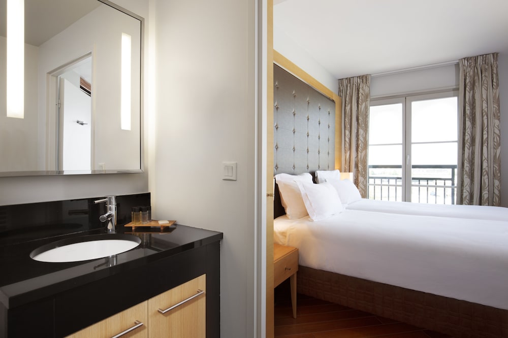 Relais Spa Val d'Europe — Hotel rooms in Disneyland Paris, Ile-de-France