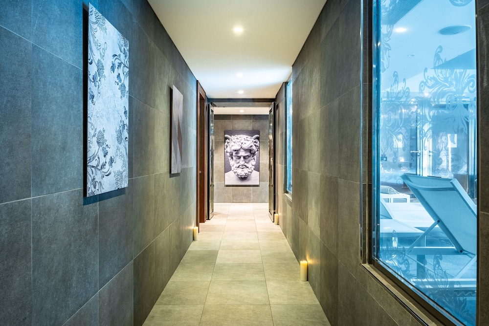 Relais Spa Val d'Europe — Hotel building in Disneyland Paris, Ile-de-France