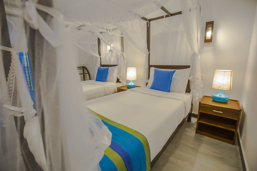 Wavelength — Hotel rooms in Mirissa