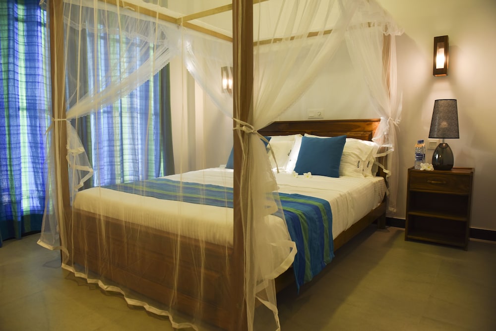 Wavelength — Hotel rooms in Mirissa