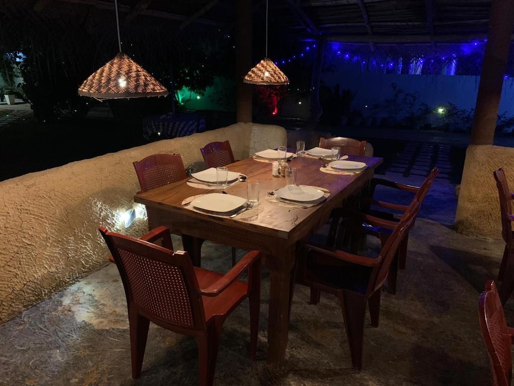 Wavelength — Restaurant & bars in Mirissa
