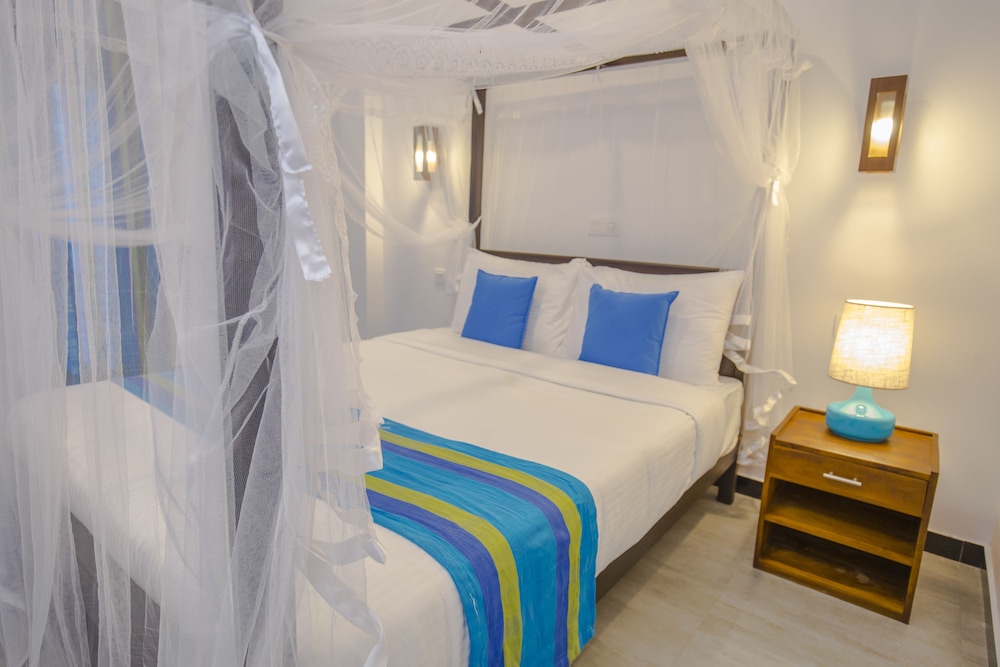 Wavelength — Hotel rooms in Mirissa