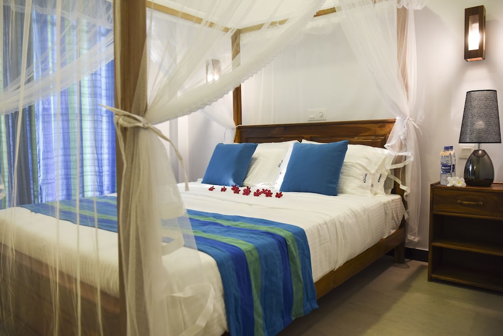 Wavelength — Hotel rooms in Mirissa