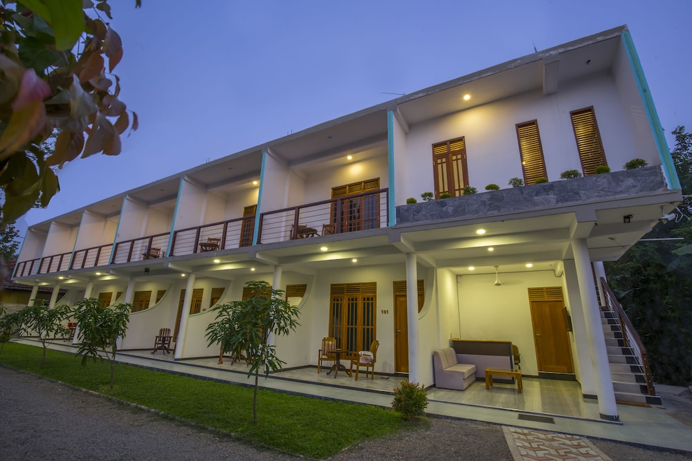 Wavelength — Hotel building in Mirissa
