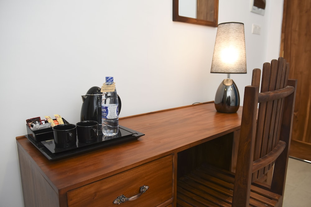 Wavelength — Hotel rooms in Mirissa