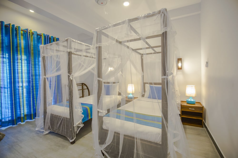 Wavelength — Hotel rooms in Mirissa