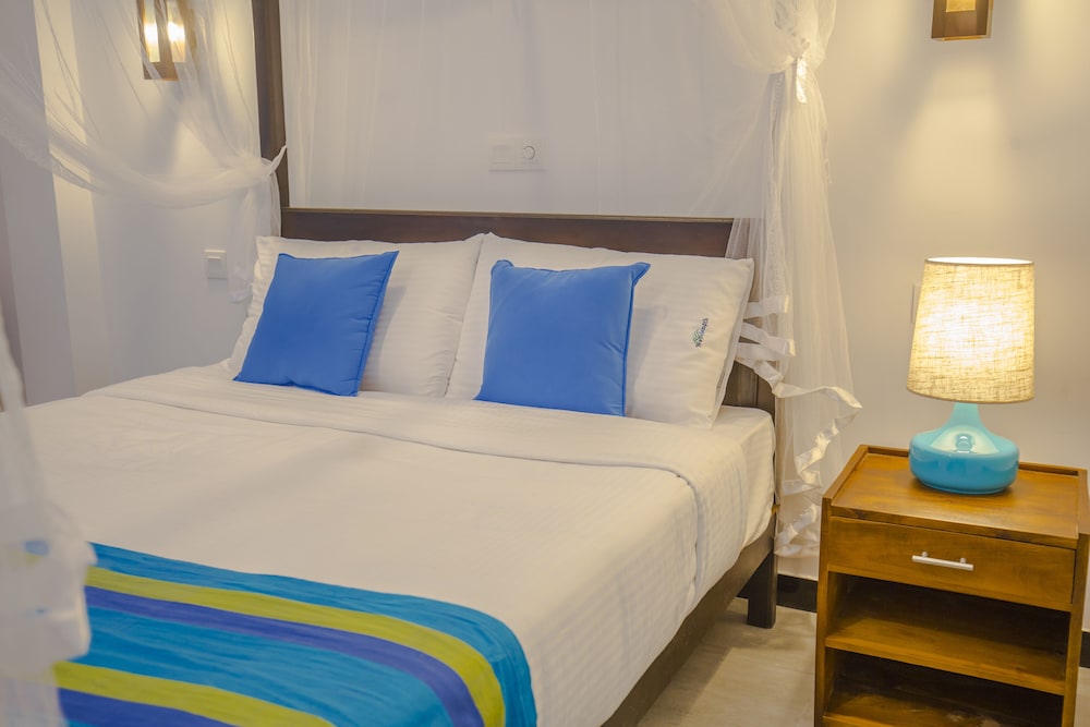 Wavelength — Hotel rooms in Mirissa
