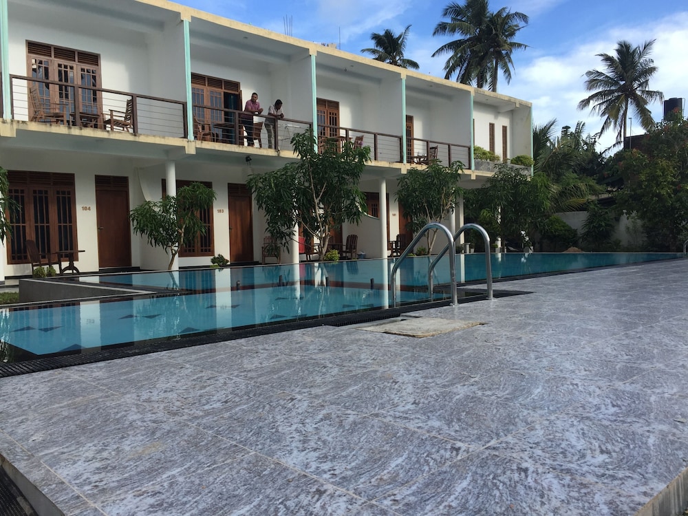 Wavelength — Hotel building in Mirissa