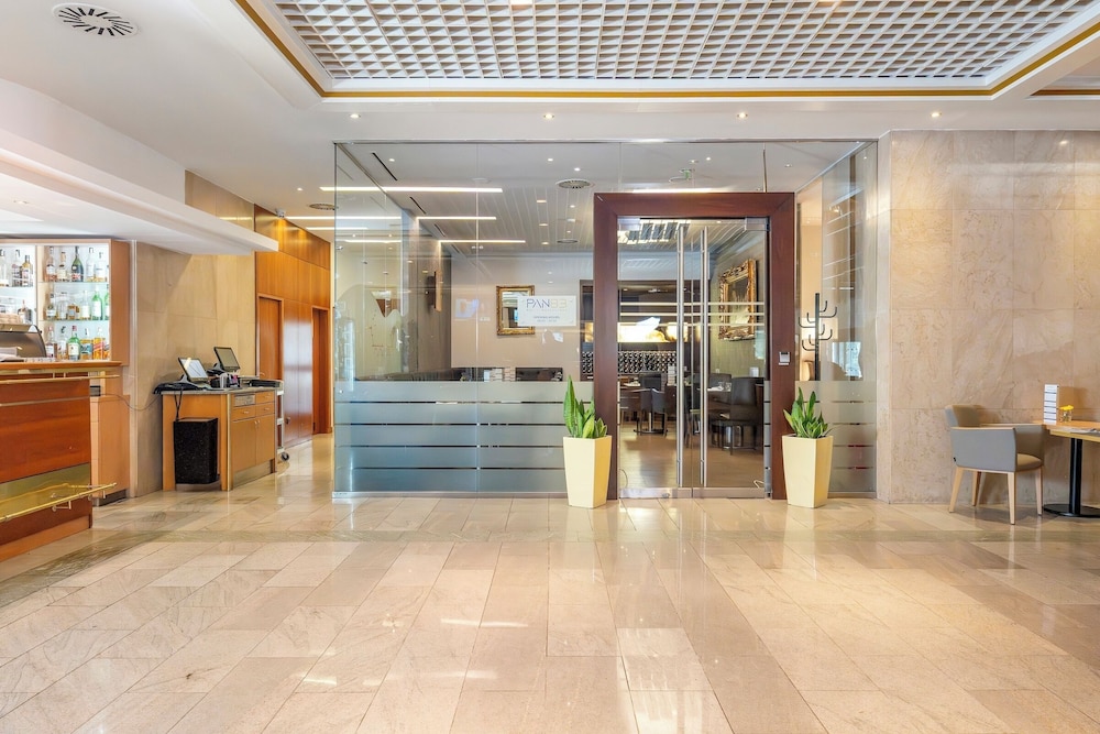 Panorama by Verdi Hotels — Restaurant in Prague, Prague
