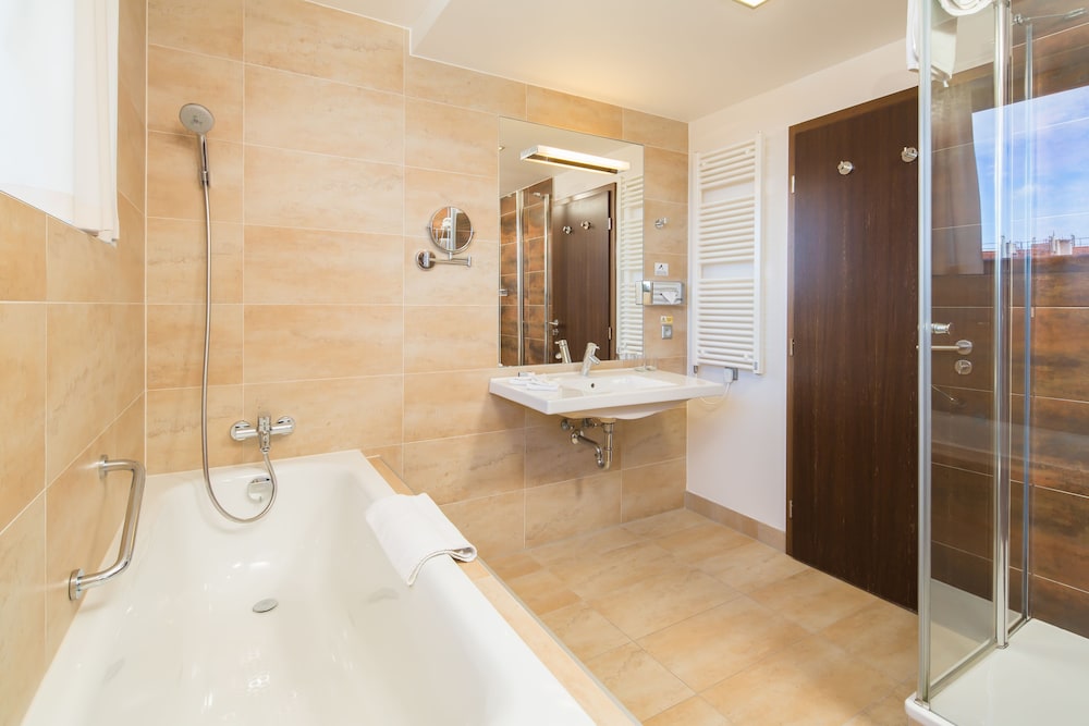 Hermitage Hotel Prague — Hotel rooms in Prague, Prague