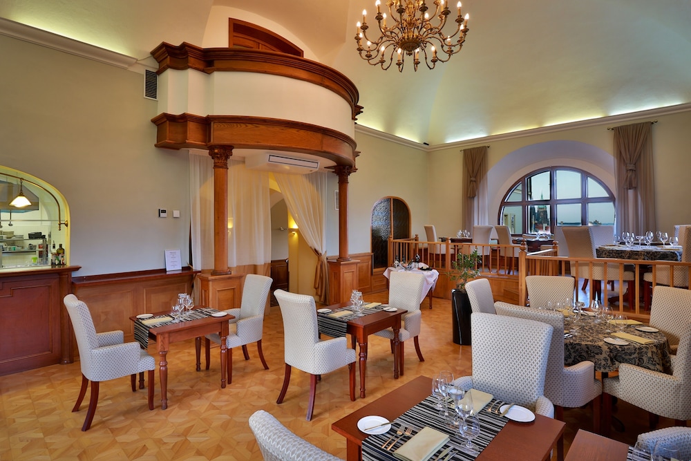 Hotel Questenberg — Restaurant & bars in Prague, Prague