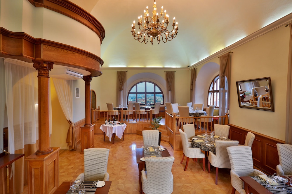 Hotel Questenberg — Restaurant & bars in Prague, Prague