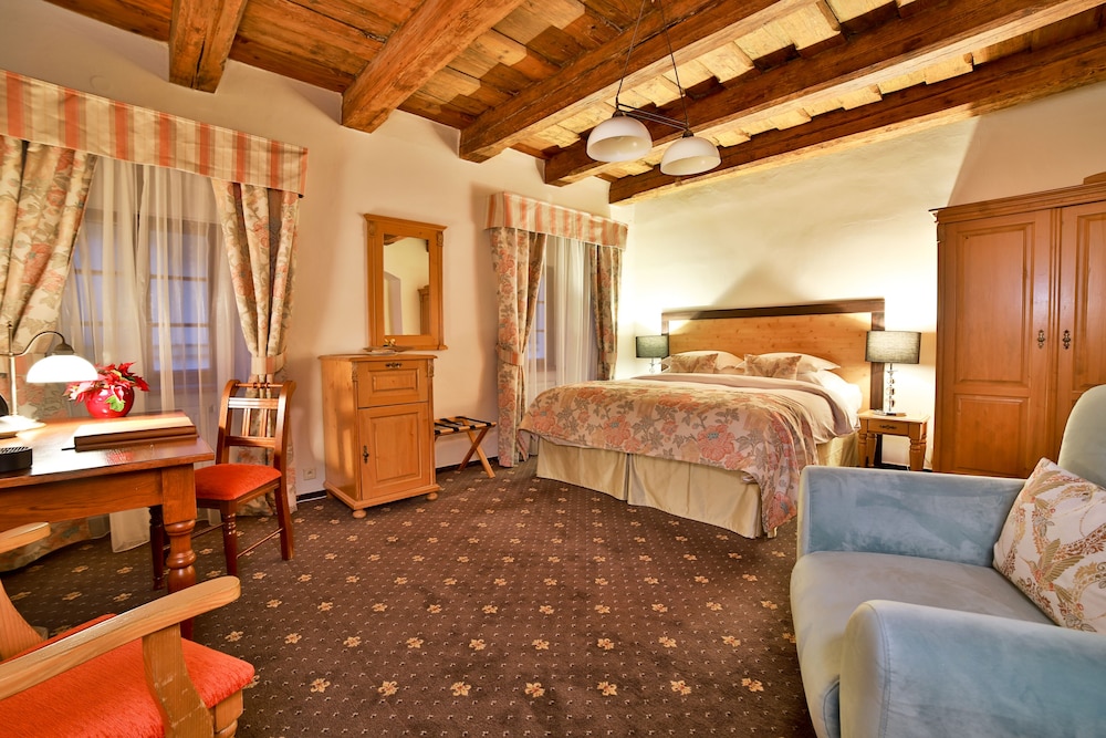 Hotel Questenberg — Hotel rooms in Prague, Prague
