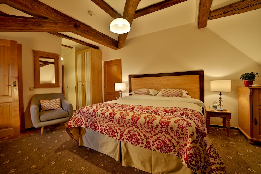 Hotel Questenberg — Hotel rooms in Prague, Prague