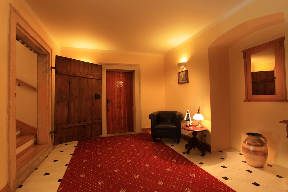 Hotel Questenberg — Hotel building in Prague, Prague