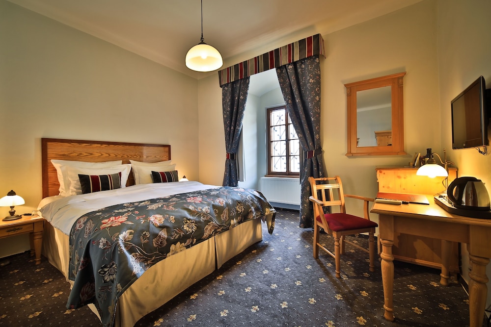 Hotel Questenberg — Hotel rooms in Prague, Prague