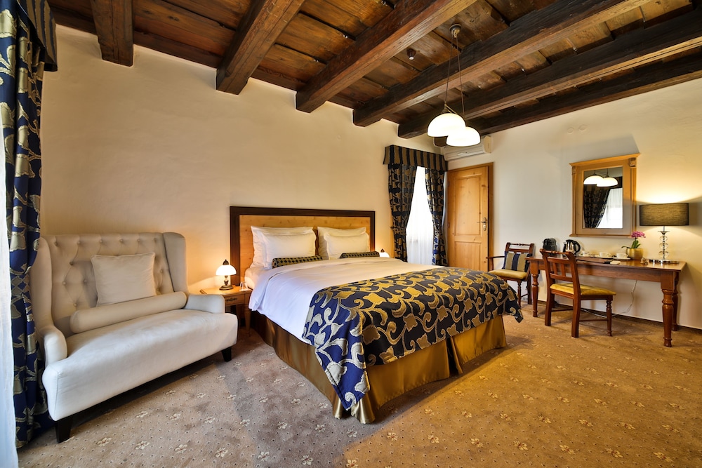 Hotel Questenberg — Hotel rooms in Prague, Prague