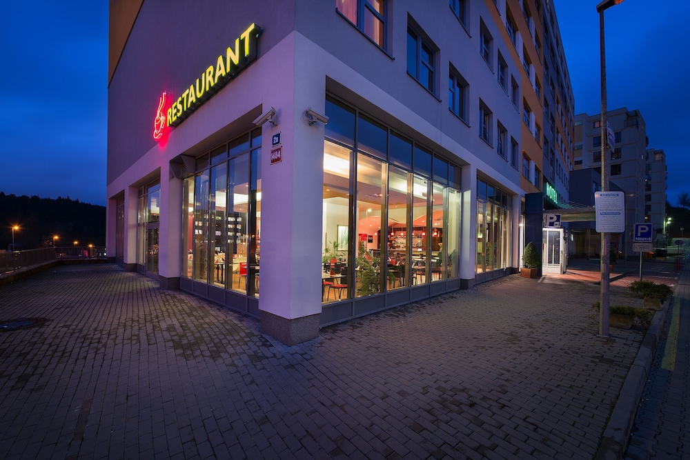 Rezidence Emmy — Restaurant & bars in Prague, Prague
