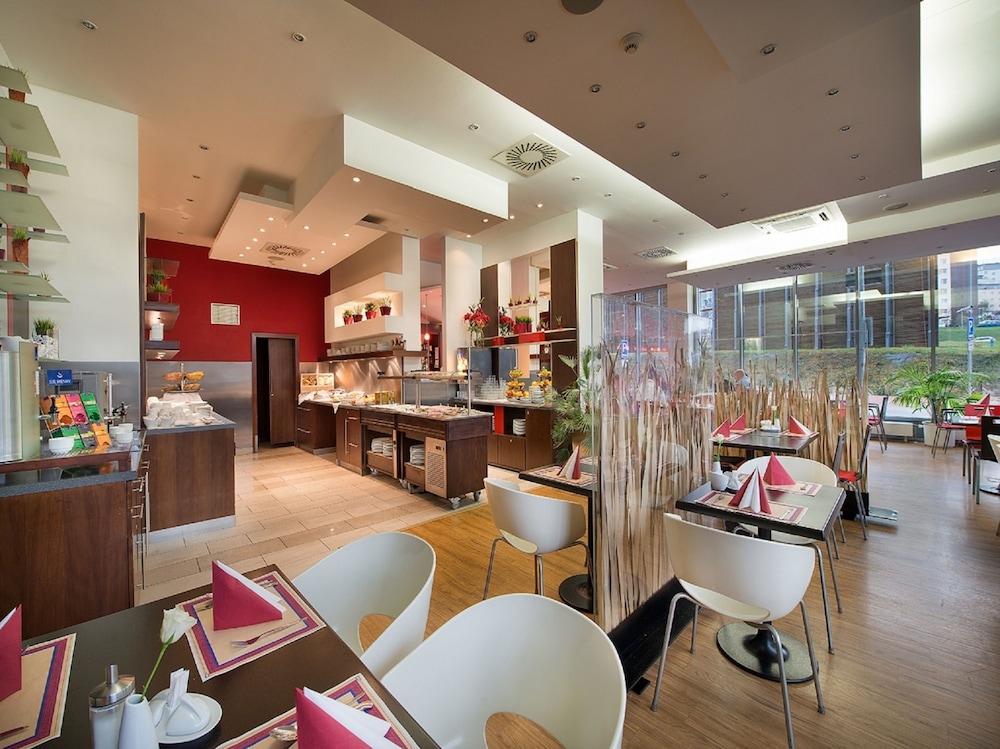 Rezidence Emmy — Restaurant & bars in Prague, Prague