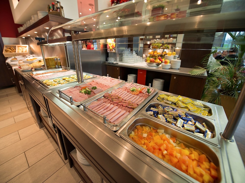 Rezidence Emmy — Restaurant & bars in Prague, Prague