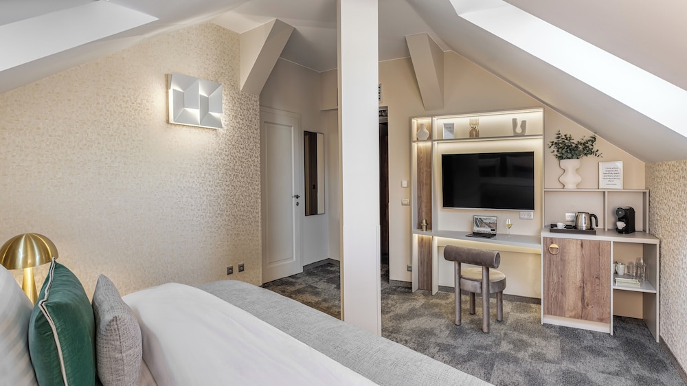 Maestro by Adrez — Hotel rooms in Prague, Prague