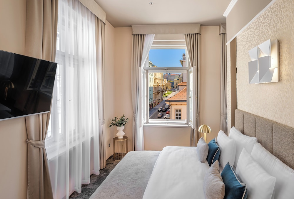 Maestro by Adrez — Hotel rooms in Prague, Prague