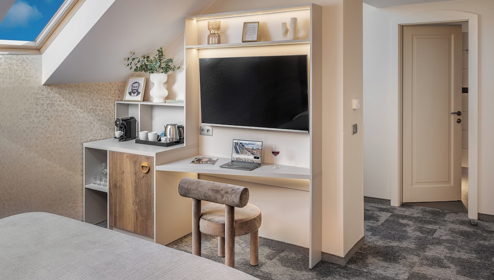 Maestro by Adrez — Hotel rooms in Prague, Prague